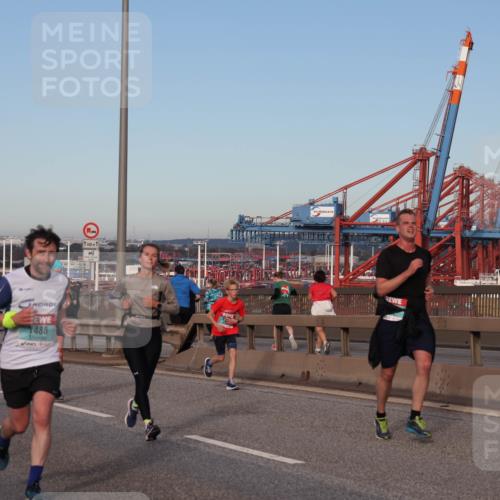 03.10.2024 - Köhlbrandbrückenlauf Matties Gatica Varas http://msf.ph/oto/7215430 03.10.2024 09:39:04 Position 2 1144, 1488, 1500 meine-sportfotos.de