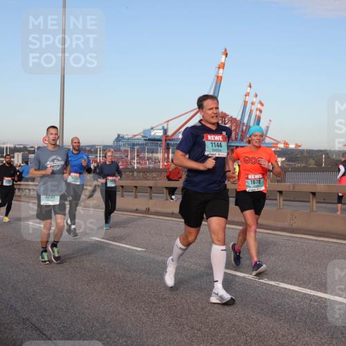 03.10.2024 - Köhlbrandbrückenlauf Matties Gatica Varas http://msf.ph/oto/7215588 03.10.2024 09:39:09 Position 2 1, 3233, 1633, 1950, 1144, 1670, 1669 meine-sportfotos.de