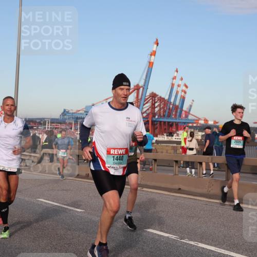 03.10.2024 - Köhlbrandbrückenlauf Matties Gatica Varas http://msf.ph/oto/7215960 03.10.2024 09:39:26 Position 2 1440, 2035 meine-sportfotos.de