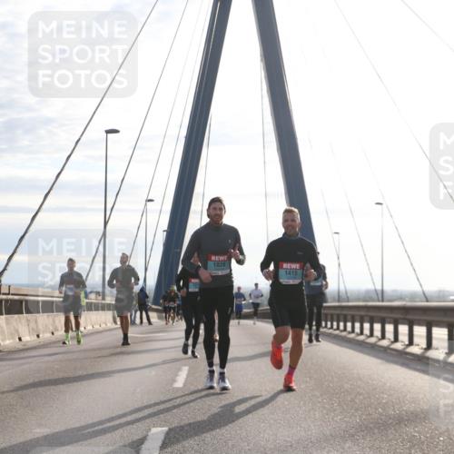 03.10.2024 - Köhlbrandbrückenlauf Jannik Wohlers http://msf.ph/oto/7215986 03.10.2024 09:22:22 Position 1 1026, 1415 meine-sportfotos.de