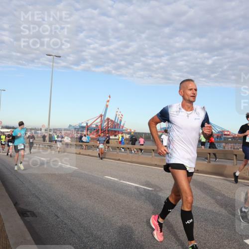 03.10.2024 - Köhlbrandbrückenlauf Matties Gatica Varas http://msf.ph/oto/7215987 03.10.2024 09:39:28 Position 2 21, 2035 meine-sportfotos.de