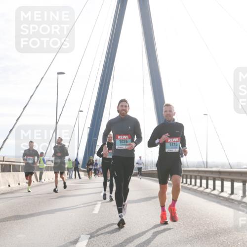 03.10.2024 - Köhlbrandbrückenlauf Jannik Wohlers http://msf.ph/oto/7216014 03.10.2024 09:22:23 Position 1 1026, 1415 meine-sportfotos.de