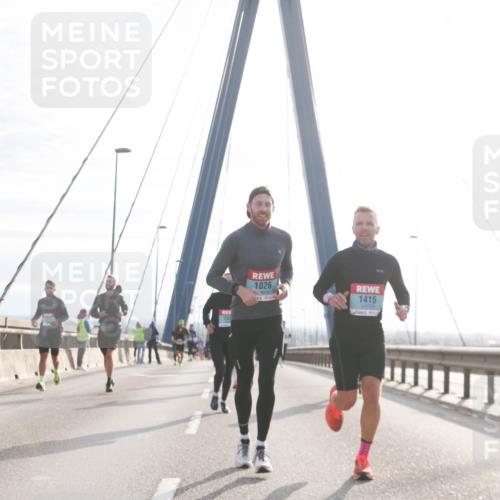 03.10.2024 - Köhlbrandbrückenlauf Jannik Wohlers http://msf.ph/oto/7216021 03.10.2024 09:22:23 Position 1 1026, 1415 meine-sportfotos.de