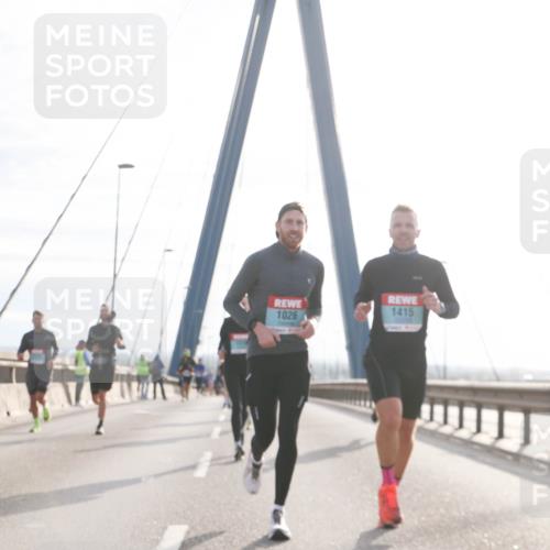 03.10.2024 - Köhlbrandbrückenlauf Jannik Wohlers http://msf.ph/oto/7216031 03.10.2024 09:22:23 Position 1 1415, 1026 meine-sportfotos.de