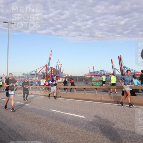 03.10.2024 - Köhlbrandbrückenlauf Matties Gatica Varas http://msf.ph/oto/7216067 03.10.2024 09:39:31 Position 2 1907, 2234 meine-sportfotos.de
