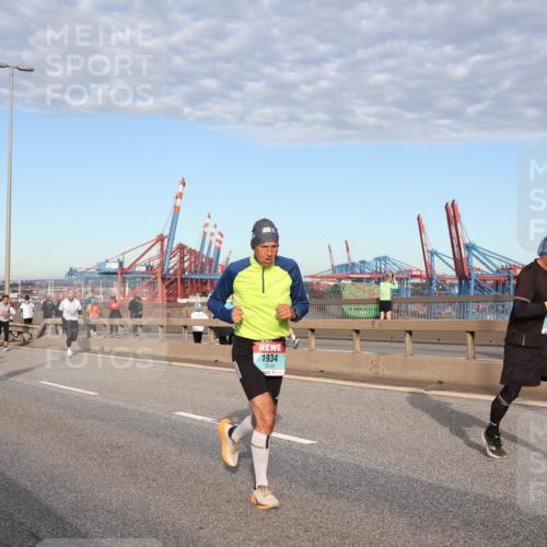 03.10.2024 - Köhlbrandbrückenlauf Matties Gatica Varas http://msf.ph/oto/7216146 03.10.2024 09:39:35 Position 2 1934 meine-sportfotos.de