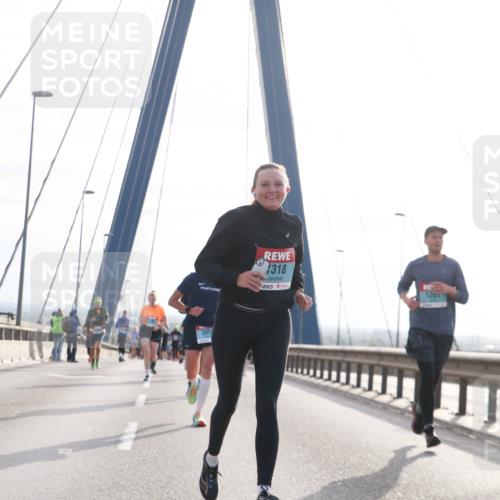 03.10.2024 - Köhlbrandbrückenlauf Jannik Wohlers http://msf.ph/oto/7216429 03.10.2024 09:22:25 Position 1 200, 1318, 1261 meine-sportfotos.de