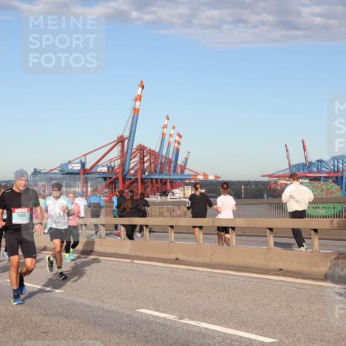 03.10.2024 - Köhlbrandbrückenlauf Matties Gatica Varas http://msf.ph/oto/7216597 03.10.2024 09:39:51 Position 2 500, 1, 1580 meine-sportfotos.de