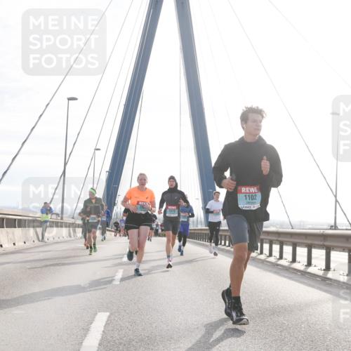 03.10.2024 - Köhlbrandbrückenlauf Jannik Wohlers http://msf.ph/oto/7216839 03.10.2024 09:22:29 Position 1 200, 1572, 1102 meine-sportfotos.de