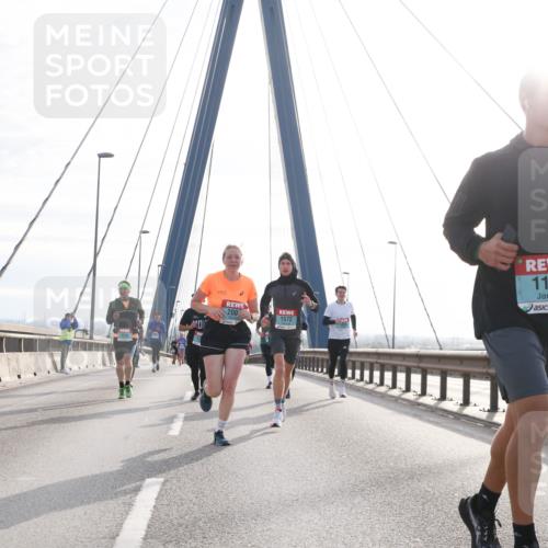 03.10.2024 - Köhlbrandbrückenlauf Jannik Wohlers http://msf.ph/oto/7216886 03.10.2024 09:22:30 Position 1 200, 1572, 1102 meine-sportfotos.de