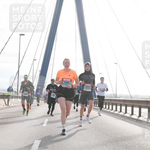 03.10.2024 - Köhlbrandbrückenlauf Jannik Wohlers http://msf.ph/oto/7216910 03.10.2024 09:22:30 Position 1 1340, 1262, 2004, 1572 meine-sportfotos.de