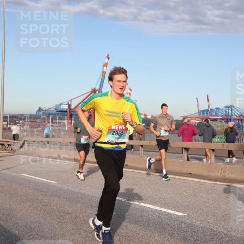 03.10.2024 - Köhlbrandbrückenlauf Matties Gatica Varas http://msf.ph/oto/7216941 03.10.2024 09:40:01 Position 2 1604, 2952, 18 meine-sportfotos.de