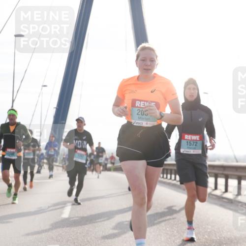 03.10.2024 - Köhlbrandbrückenlauf Jannik Wohlers http://msf.ph/oto/7216953 03.10.2024 09:22:31 Position 1 203, 1572 meine-sportfotos.de