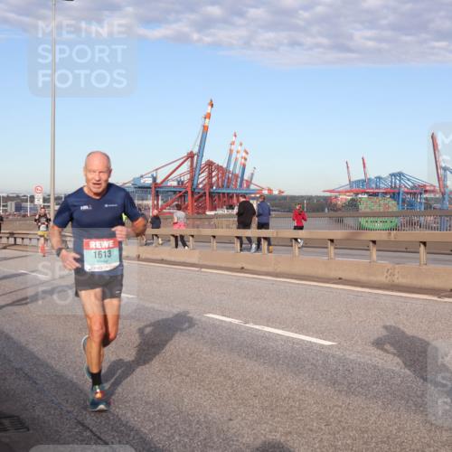 03.10.2024 - Köhlbrandbrückenlauf Matties Gatica Varas http://msf.ph/oto/7217261 03.10.2024 09:40:08 Position 2 2728, 1613 meine-sportfotos.de