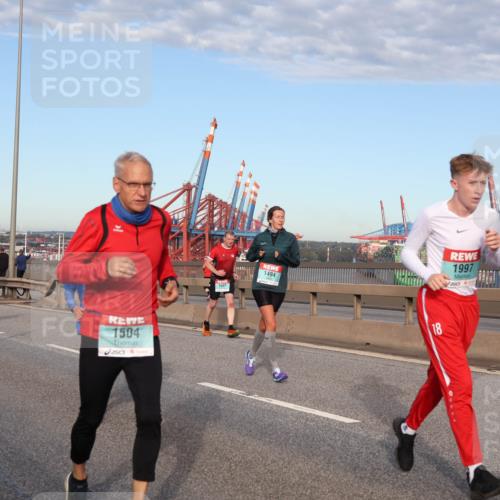 03.10.2024 - Köhlbrandbrückenlauf Matties Gatica Varas http://msf.ph/oto/7217559 03.10.2024 09:40:19 Position 2 1504, 1697, 1494, 18, 1997 meine-sportfotos.de