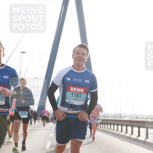 03.10.2024 - Köhlbrandbrückenlauf Jannik Wohlers http://msf.ph/oto/7217560 03.10.2024 09:22:48 Position 1 1167, 1615, 1187 meine-sportfotos.de