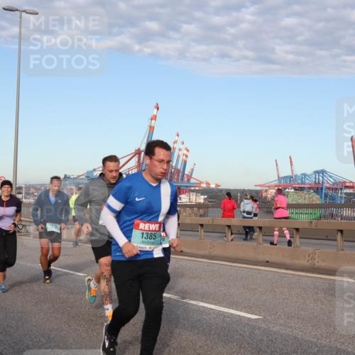 03.10.2024 - Köhlbrandbrückenlauf Matties Gatica Varas http://msf.ph/oto/7217654 03.10.2024 09:40:23 Position 2 2151, 1615, 1385, 70, 1136 meine-sportfotos.de