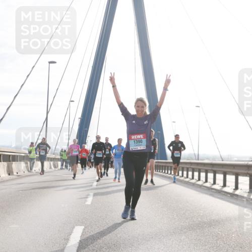 03.10.2024 - Köhlbrandbrückenlauf Jannik Wohlers http://msf.ph/oto/7217662 03.10.2024 09:22:51 Position 1 57, 1390 meine-sportfotos.de