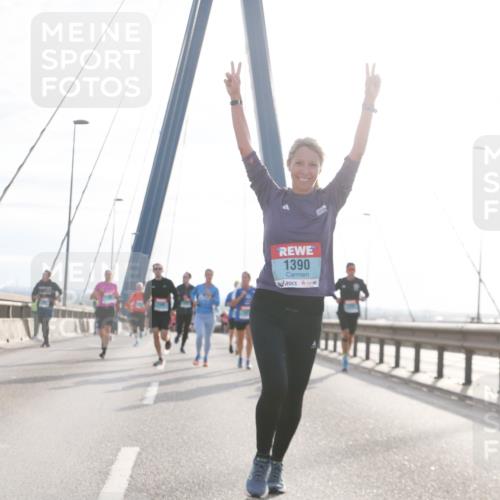 03.10.2024 - Köhlbrandbrückenlauf Jannik Wohlers http://msf.ph/oto/7217695 03.10.2024 09:22:51 Position 1 1390 meine-sportfotos.de