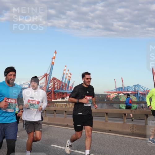 03.10.2024 - Köhlbrandbrückenlauf Matties Gatica Varas http://msf.ph/oto/7217746 03.10.2024 09:40:28 Position 2 162, 486, 17, 1827, 182, 1655 meine-sportfotos.de