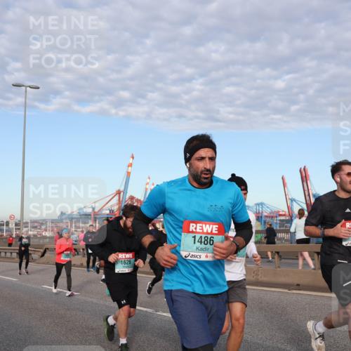 03.10.2024 - Köhlbrandbrückenlauf Matties Gatica Varas http://msf.ph/oto/7217760 03.10.2024 09:40:29 Position 2 1626, 1486, 182, 1655 meine-sportfotos.de