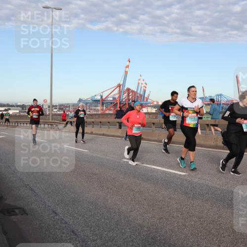 03.10.2024 - Köhlbrandbrückenlauf Matties Gatica Varas http://msf.ph/oto/7217767 03.10.2024 09:40:31 Position 2 1333, 1517 meine-sportfotos.de
