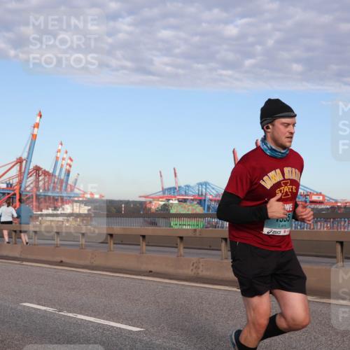 03.10.2024 - Köhlbrandbrückenlauf Matties Gatica Varas http://msf.ph/oto/7217856 03.10.2024 09:40:35 Position 2  meine-sportfotos.de