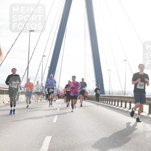 03.10.2024 - Köhlbrandbrückenlauf Jannik Wohlers http://msf.ph/oto/7217964 03.10.2024 09:22:59 Position 1 1455, 1470, 2035 meine-sportfotos.de