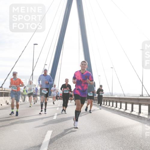 03.10.2024 - Köhlbrandbrückenlauf Jannik Wohlers http://msf.ph/oto/7218113 03.10.2024 09:23:02 Position 1 1455, 1688, 1470, 1182, 1653 meine-sportfotos.de