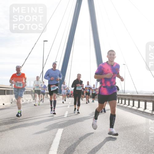 03.10.2024 - Köhlbrandbrückenlauf Jannik Wohlers http://msf.ph/oto/7218132 03.10.2024 09:23:02 Position 1 1470, 1182, 1688 meine-sportfotos.de