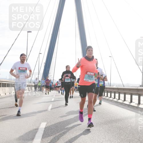 03.10.2024 - Köhlbrandbrückenlauf Jannik Wohlers http://msf.ph/oto/7218246 03.10.2024 09:23:06 Position 1 1216, 2754, 1281, 1518, 1517 meine-sportfotos.de