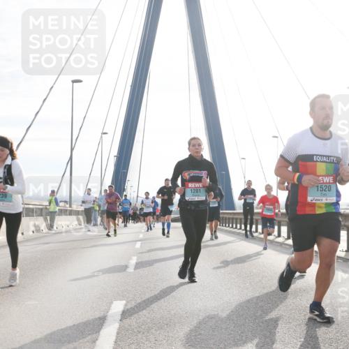 03.10.2024 - Köhlbrandbrückenlauf Jannik Wohlers http://msf.ph/oto/7218282 03.10.2024 09:23:08 Position 1 54, 1239, 1281, 1520 meine-sportfotos.de