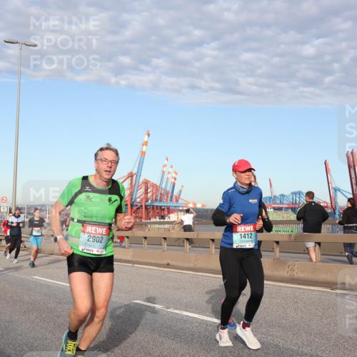 03.10.2024 - Köhlbrandbrückenlauf Matties Gatica Varas http://msf.ph/oto/7218394 03.10.2024 09:40:58 Position 2 1303, 2902, 1412 meine-sportfotos.de