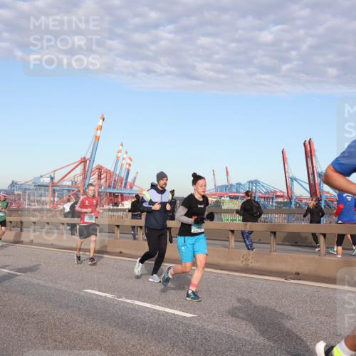 03.10.2024 - Köhlbrandbrückenlauf Matties Gatica Varas http://msf.ph/oto/7218458 03.10.2024 09:41:02 Position 2 2439, 970, 2840, 1303 meine-sportfotos.de