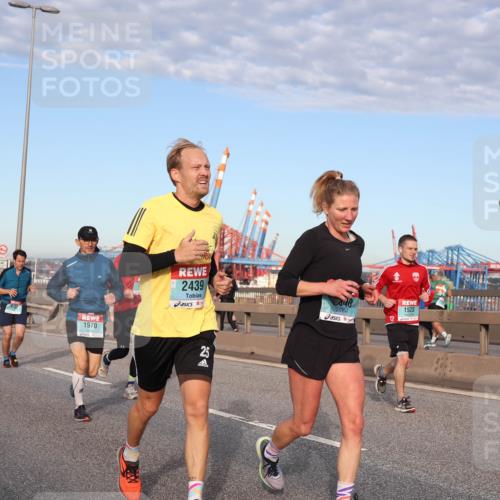 03.10.2024 - Köhlbrandbrückenlauf Matties Gatica Varas http://msf.ph/oto/7218512 03.10.2024 09:41:03 Position 2 1970, 2439, 12, 1523 meine-sportfotos.de