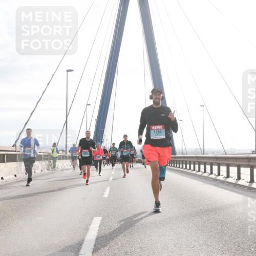 03.10.2024 - Köhlbrandbrückenlauf Jannik Wohlers http://msf.ph/oto/7218518 03.10.2024 09:23:22 Position 1 1385, 2186, 1264 meine-sportfotos.de