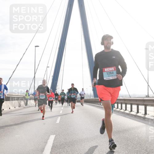 03.10.2024 - Köhlbrandbrückenlauf Jannik Wohlers http://msf.ph/oto/7218535 03.10.2024 09:23:22 Position 1 1385, 2186, 1264 meine-sportfotos.de