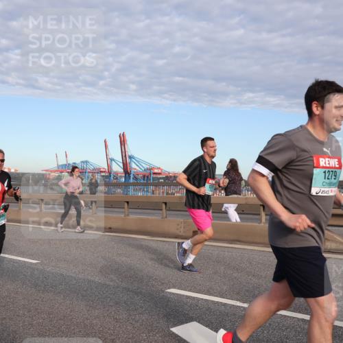03.10.2024 - Köhlbrandbrückenlauf Matties Gatica Varas http://msf.ph/oto/7219005 03.10.2024 09:41:19 Position 2 1279, 198, 1211 meine-sportfotos.de
