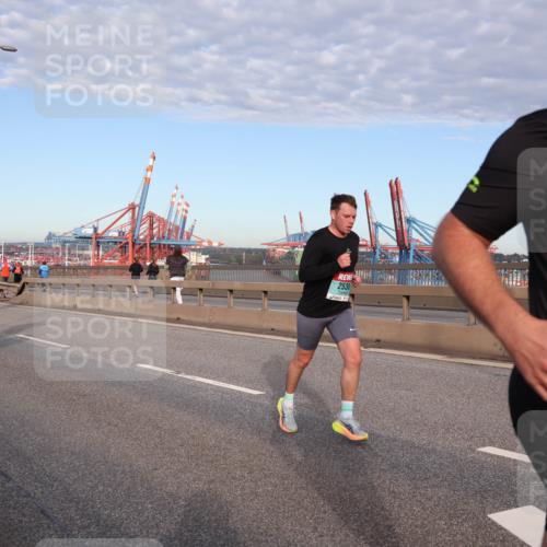03.10.2024 - Köhlbrandbrückenlauf Matties Gatica Varas http://msf.ph/oto/7219105 03.10.2024 09:41:25 Position 2 1168, 2530 meine-sportfotos.de