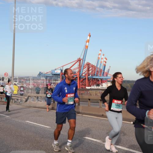 03.10.2024 - Köhlbrandbrückenlauf Matties Gatica Varas http://msf.ph/oto/7219728 03.10.2024 09:41:51 Position 2 500, 1, 1842, 1843, 1654 meine-sportfotos.de