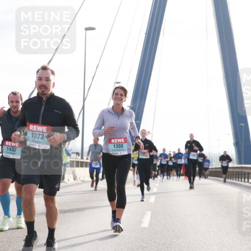 03.10.2024 - Köhlbrandbrückenlauf Jannik Wohlers http://msf.ph/oto/7219847 03.10.2024 09:23:42 Position 1 1432, 1373, 1388, 1389 meine-sportfotos.de
