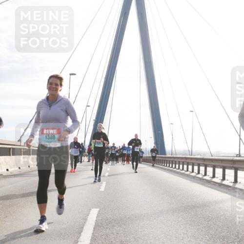 03.10.2024 - Köhlbrandbrückenlauf Jannik Wohlers http://msf.ph/oto/7219886 03.10.2024 09:23:43 Position 1 1432, 1388, 1230, 138 meine-sportfotos.de