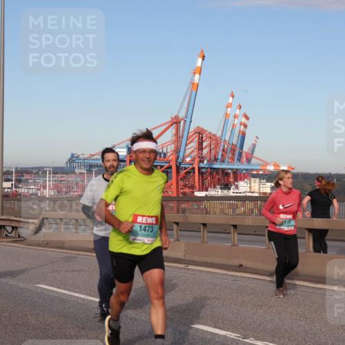 03.10.2024 - Köhlbrandbrückenlauf Matties Gatica Varas http://msf.ph/oto/7220059 03.10.2024 09:42:05 Position 2 2107, 500, 1473, 873 meine-sportfotos.de