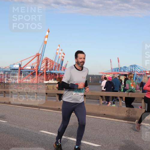 03.10.2024 - Köhlbrandbrückenlauf Matties Gatica Varas http://msf.ph/oto/7220125 03.10.2024 09:42:07 Position 2 107, 1921 meine-sportfotos.de