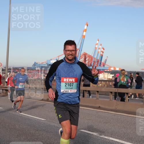 03.10.2024 - Köhlbrandbrückenlauf Matties Gatica Varas http://msf.ph/oto/7220190 03.10.2024 09:42:08 Position 2 2347, 2107 meine-sportfotos.de