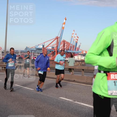 03.10.2024 - Köhlbrandbrückenlauf Matties Gatica Varas http://msf.ph/oto/7220408 03.10.2024 09:42:14 Position 2 500, 1917, 1288 meine-sportfotos.de