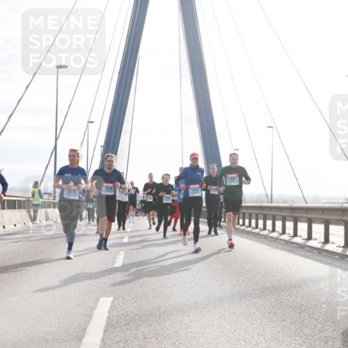 03.10.2024 - Köhlbrandbrückenlauf Jannik Wohlers http://msf.ph/oto/7221777 03.10.2024 09:23:51 Position 1 1411, 1136, 1976, 1412, 1372, 1490, 1701, 1676 meine-sportfotos.de