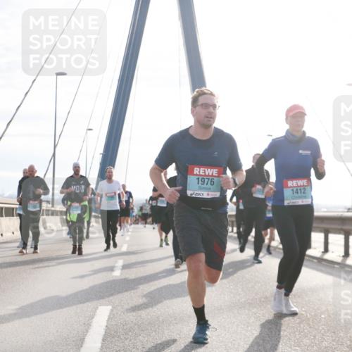 03.10.2024 - Köhlbrandbrückenlauf Jannik Wohlers http://msf.ph/oto/7221914 03.10.2024 09:23:53 Position 1 1976, 1412 meine-sportfotos.de