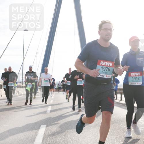 03.10.2024 - Köhlbrandbrückenlauf Jannik Wohlers http://msf.ph/oto/7221922 03.10.2024 09:23:53 Position 1 1101, 1490, 1976, 1412 meine-sportfotos.de