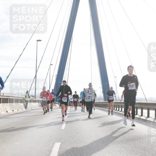 03.10.2024 - Köhlbrandbrückenlauf Jannik Wohlers http://msf.ph/oto/7222249 03.10.2024 09:24:01 Position 1 935, 1036, 2612, 1728 meine-sportfotos.de